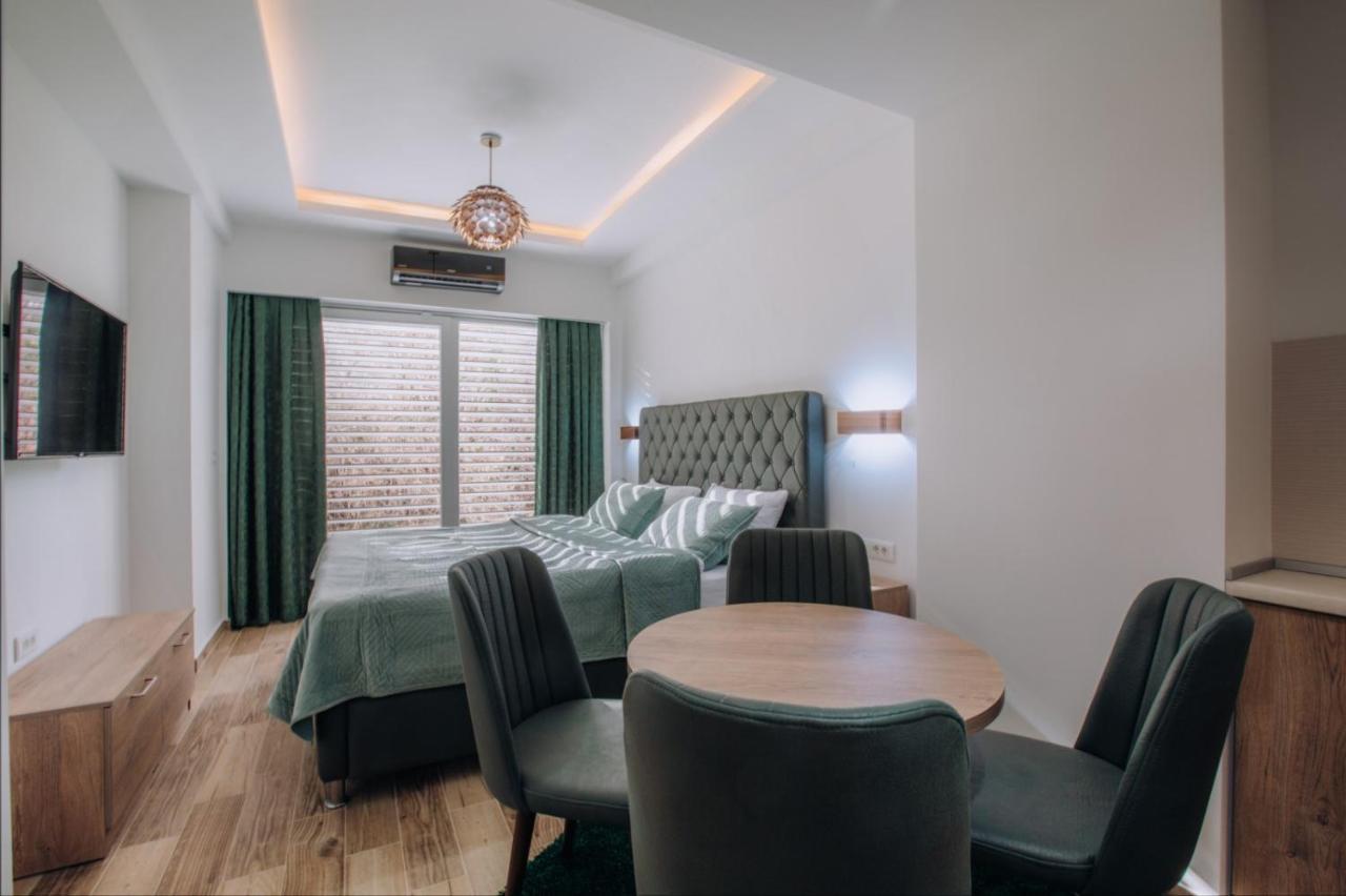 White Blue - Luxury Apt, Center, Private Parking, Balcony, Near Апартамент Охрид